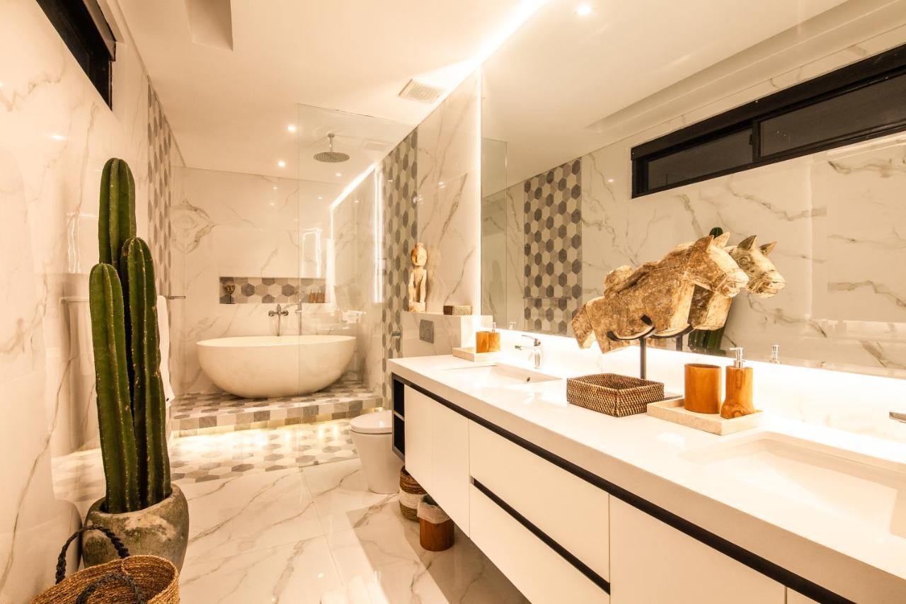 Luxury Villa Devina I Seminyak I Yoga & Gym ภายนอก รูปภาพ
