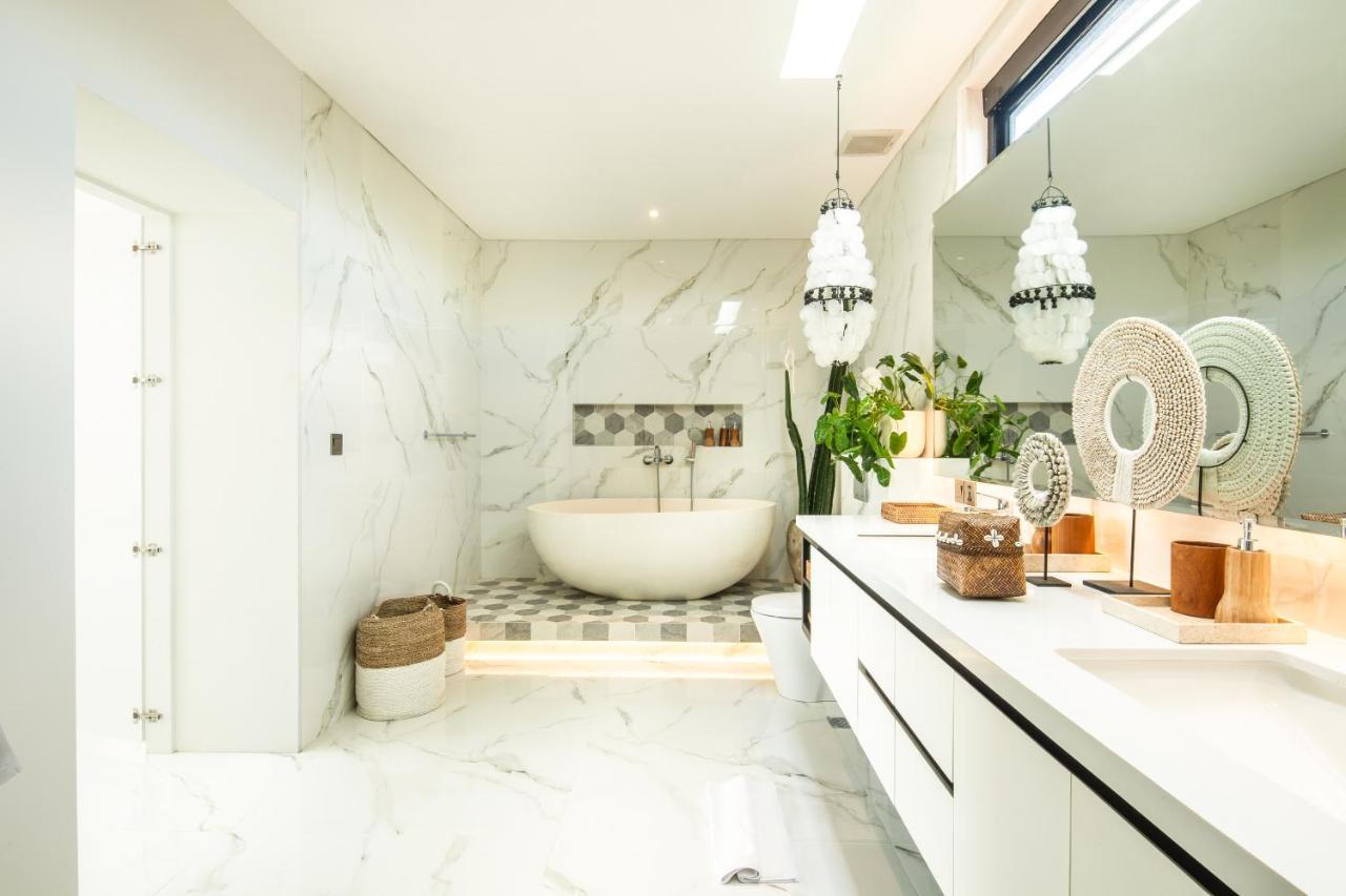 Luxury Villa Devina I Seminyak I Yoga & Gym ภายนอก รูปภาพ